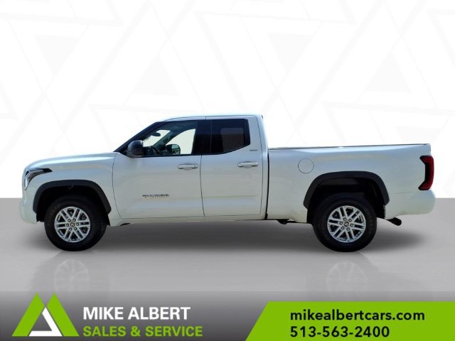Used 2022 Toyota Tundra SR5 w/ SR5 Premium Package AWD/4WD image 4