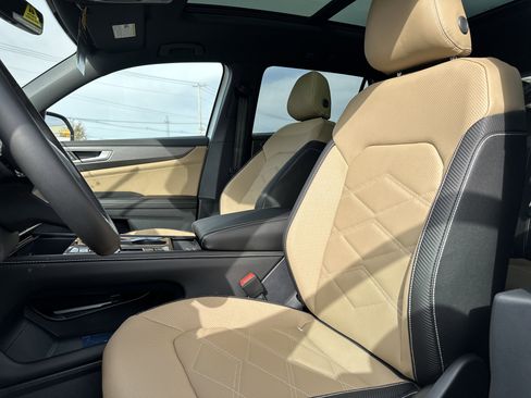 New 2026 Volkswagen Atlas Cross Sport SE image 24