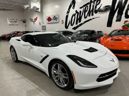 Used 2016 Chevrolet Corvette Stingray Coupe w/ 2LT Preferred Equipment Group image 21