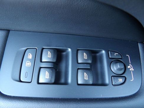 Certified 2023 Volvo XC60 B5 Ultimate w/ Climate Package AWD/4WD image 11