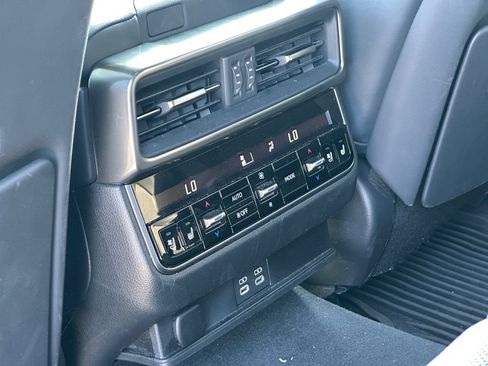 Used 2024 Lexus LX 600 4WD w/ Luxury Package image 24