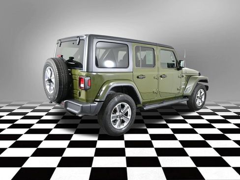 Used 2023 Jeep Wrangler Unlimited Sahara AWD/4WD image 8