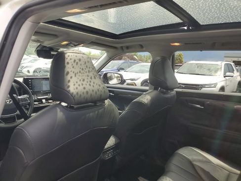 Used 2020 Toyota Highlander Limited AWD/4WD image 11