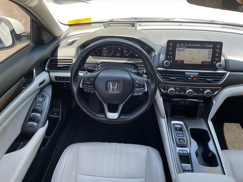 Used 2021 Honda Accord Touring image 3