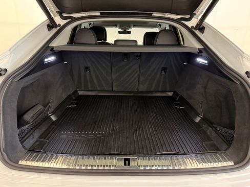 Used 2022 Audi e-tron Premium Plus w/ Premium Plus Package image 28