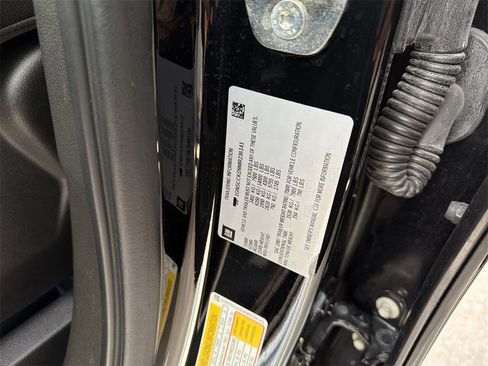 Used 2021 Chevrolet Suburban LT image 6