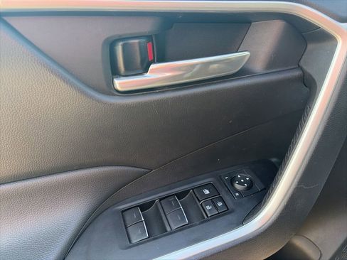 Used 2024 Toyota RAV4 XLE FWD image 11