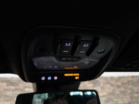 Used 2024 GMC Canyon Denali AWD/4WD image 21
