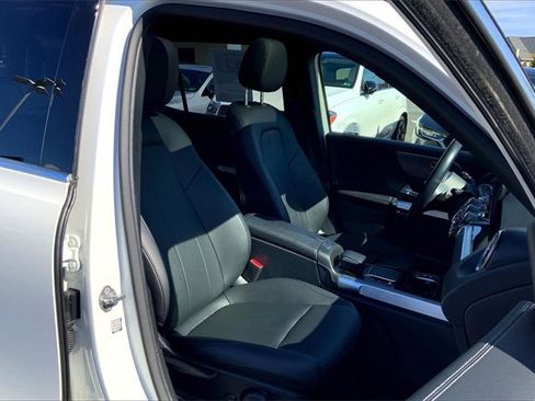 Certified 2022 Mercedes-Benz GLB 250 4MATIC image 7