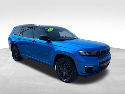 Used 2023 Jeep Grand Cherokee L Summit AWD/4WD image 10