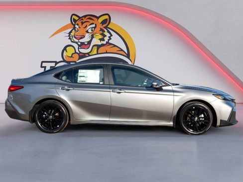 New 2026 Toyota Camry SE image 4