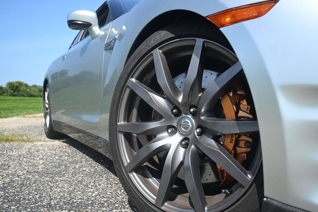 Used 2012 Nissan GT-R Premium AWD/4WD image 4