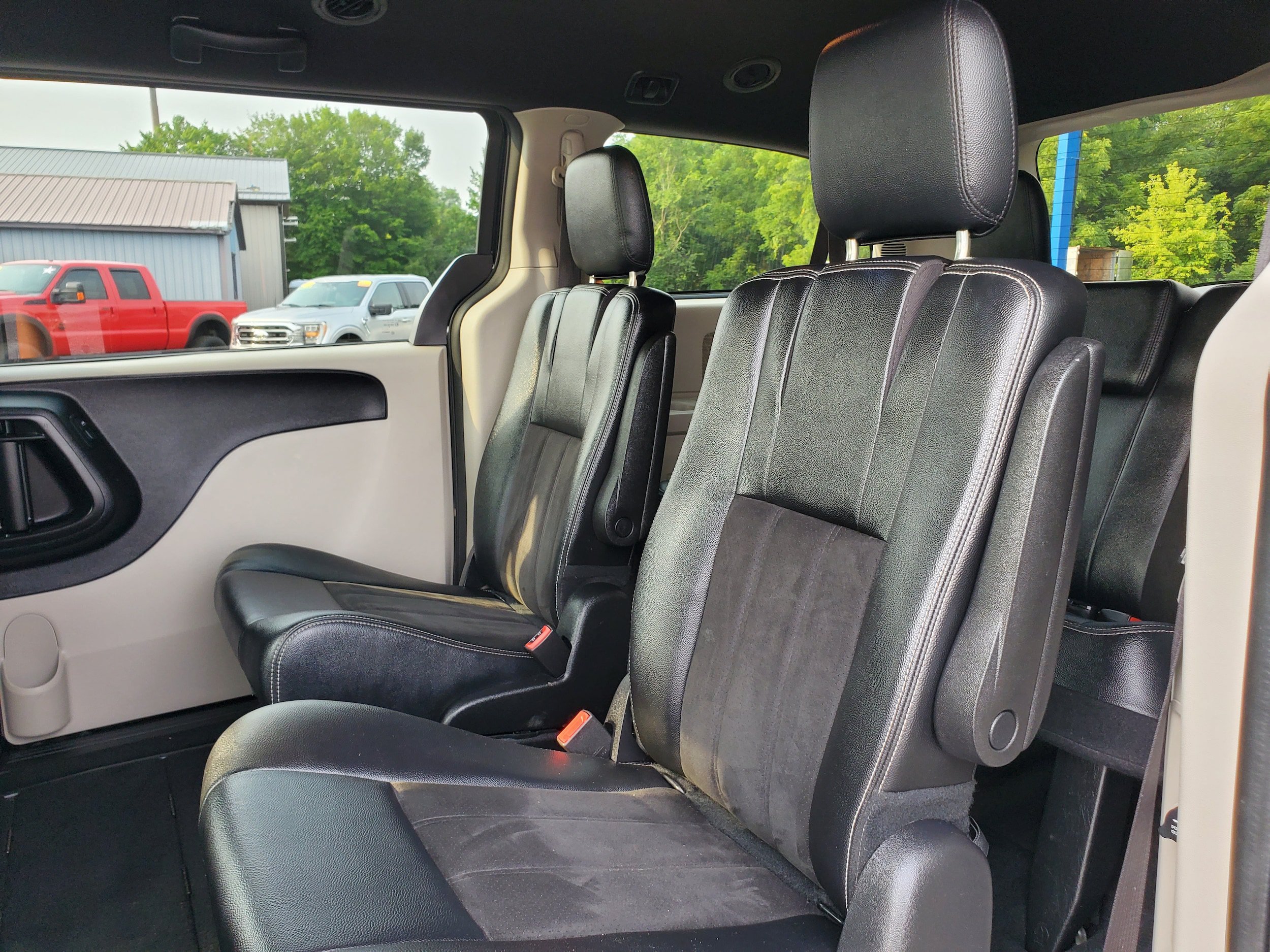 Used 2019 Dodge Grand Caravan SXT FWD image 24