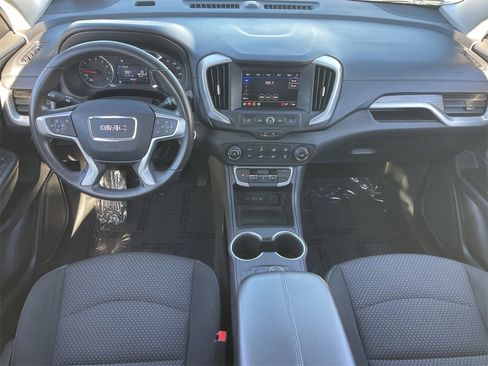 Used 2024 GMC Terrain SLE image 14