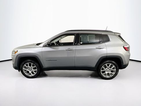 Used 2022 Jeep Compass Latitude AWD/4WD image 8