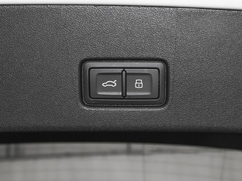 Used 2025 Audi Q4 e-tron Premium Plus w/ Premium Plus image 43