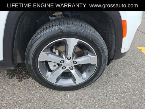 Used 2023 Jeep Grand Cherokee Limited w/ Luxury Tech Group II AWD/4WD image 8