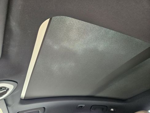 Certified 2025 Porsche Macan image 29