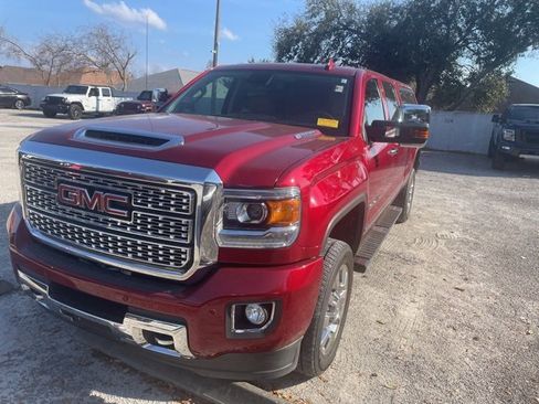 Used 2018 GMC Sierra 2500 Denali w/ Duramax Plus Package image 3