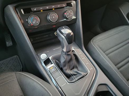 Used 2022 Volkswagen Tiguan S image 22