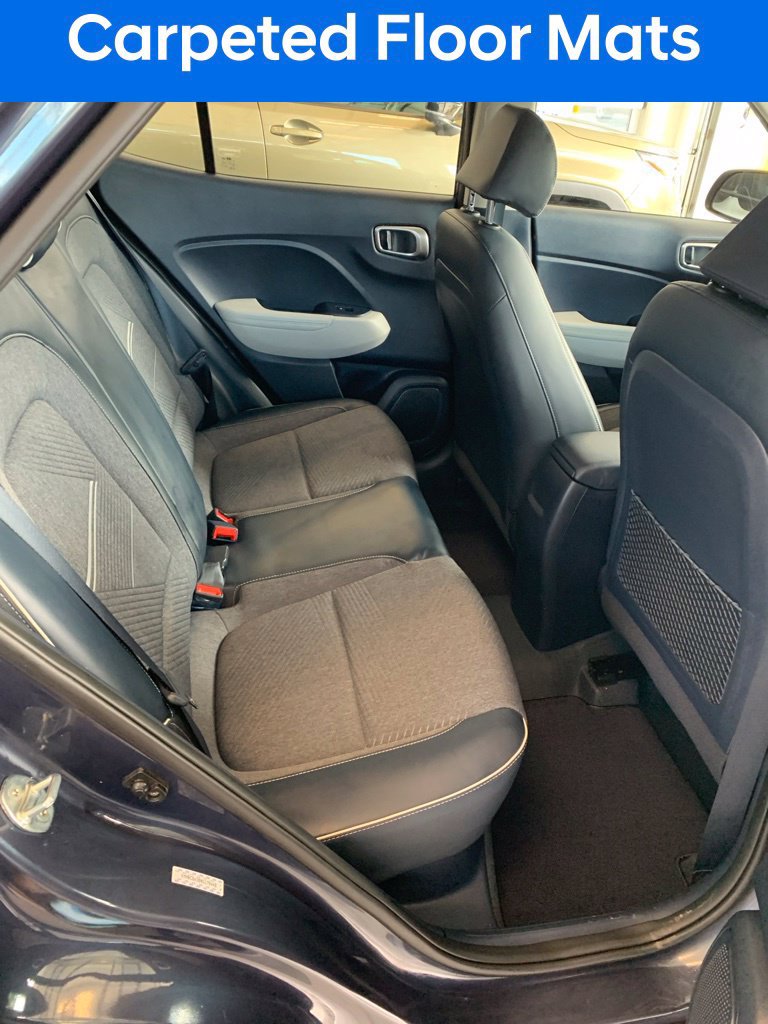 Certified 2022 Hyundai Venue Limited FWD image 12