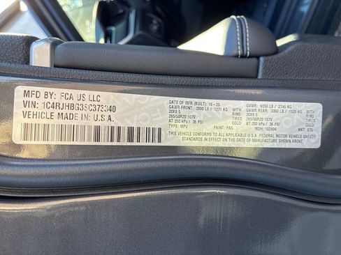 New 2025 Jeep Grand Cherokee Limited w/ Luxury Tech Group II image 31