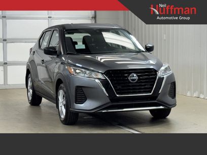 New 2025 Nissan Kicks Play S