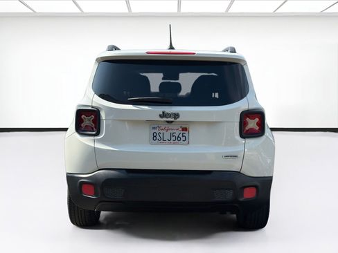 Used 2015 Jeep Renegade Latitude FWD image 5