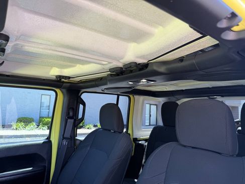 Used 2023 Jeep Wrangler Unlimited Sport AWD/4WD image 18