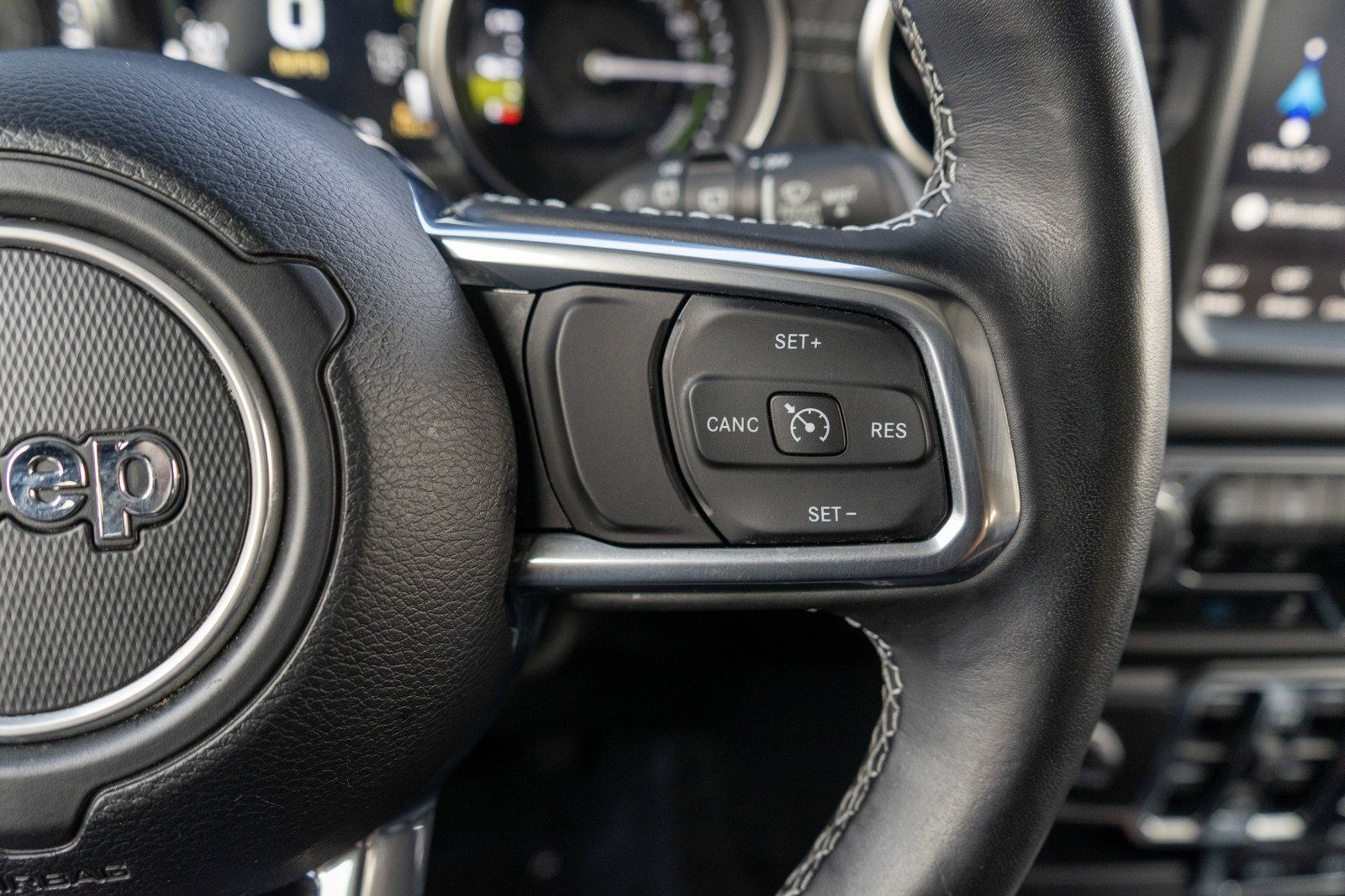 Used 2023 Jeep Wrangler Unlimited Sahara w/ Cold Weather Group AWD/4WD image 25