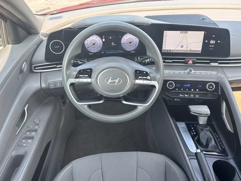 Used 2024 Hyundai Elantra SEL FWD image 20
