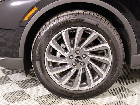 Certified 2025 Lincoln Corsair Reserve image 18