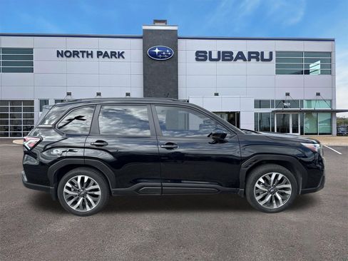 Used 2025 Subaru Forester Touring w/ Popular Package - Touring AWD/4WD image 2