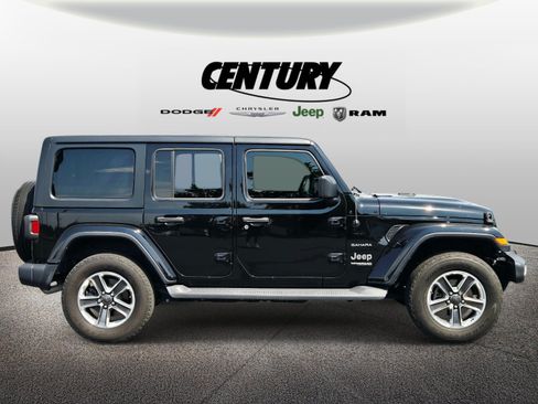 Used 2020 Jeep Wrangler Unlimited Sahara AWD/4WD image 2