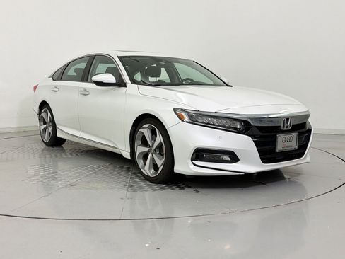 Used 2018 Honda Accord Touring image 7