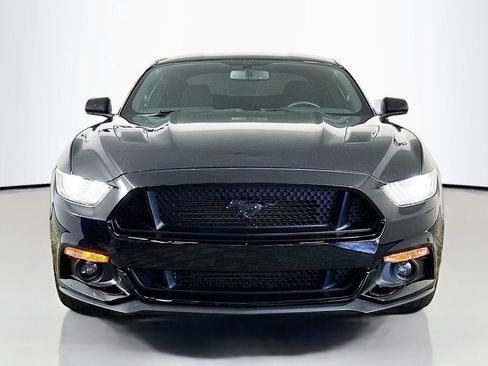 Used 2017 Ford Mustang GT RWD image 2