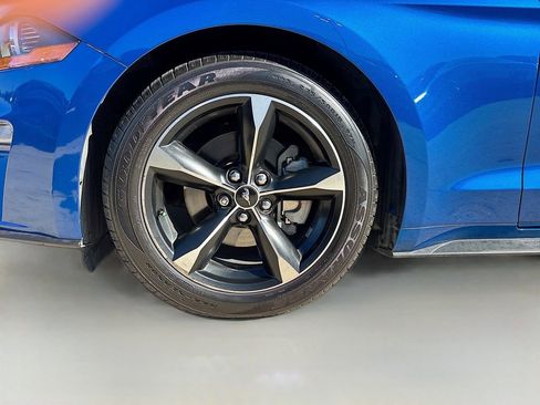 Used 2018 Ford Mustang Convertible w/ Equipment Group 101A image 29