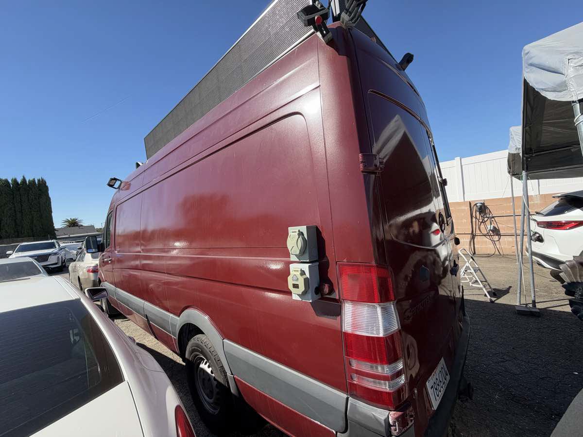 Used 2013 Freightliner Sprinter 2500 RWD image 3