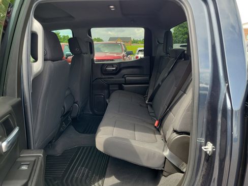 Used 2022 Chevrolet Silverado 1500 Custom w/ LPO, Blackout Package AWD/4WD image 12