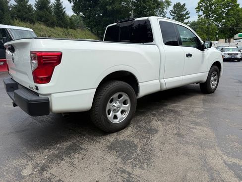 Used 2022 Nissan Titan S AWD/4WD image 2