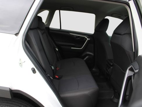 Used 2024 Toyota RAV4 LE image 33