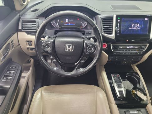Used 2016 Honda Pilot Touring image 24
