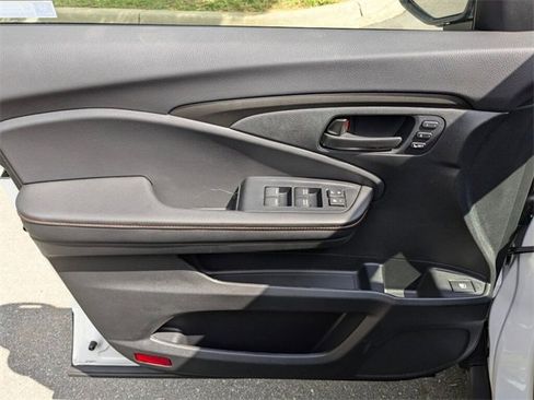 Certified 2025 Honda Ridgeline TrailSport+ image 27