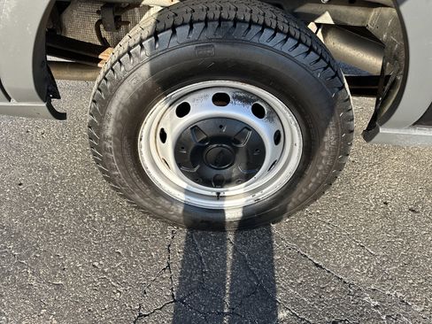 Used 2016 Ford Transit 250 148 Medium Roof image 12