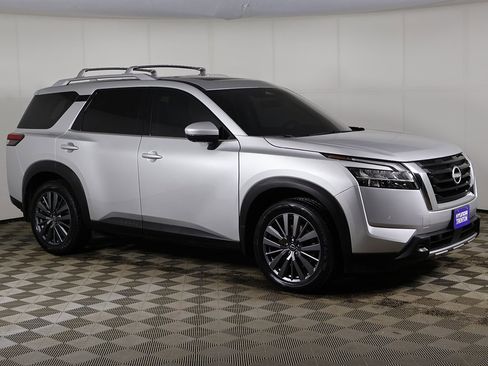 Used 2023 Nissan Pathfinder SL w/ SL Premium Package image 50