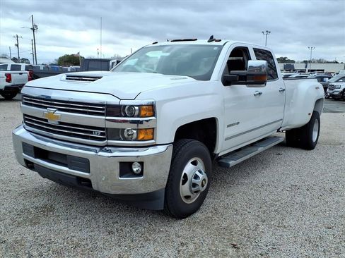 Used 2018 Chevrolet Silverado 3500 LTZ w/ Duramax Plus Package image 3