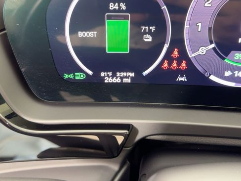 Certified 2024 Porsche Cayenne E-Hybrid Coupe AWD image 19