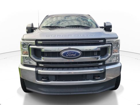 Used 2022 Ford F250 XLT AWD/4WD image 2