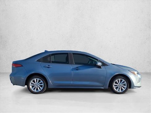 Certified 2023 Toyota Corolla XLE image 4