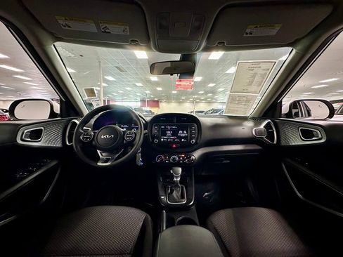 Used 2024 Kia Soul LX w/ Option Group 015 image 25